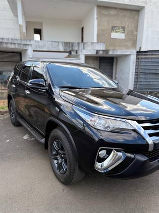 TOYOTA HILUX SW4 2.7 SRV 7 LUGARES 4X2 16V FLEX 4P AUTOMÁTICO TOYOTA HILUX SW4 2.7 SRV 7 LUGARES 4X2 16V FLEX 4P AUTOMÁTICO